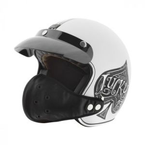 Mascara cuero con corchetes